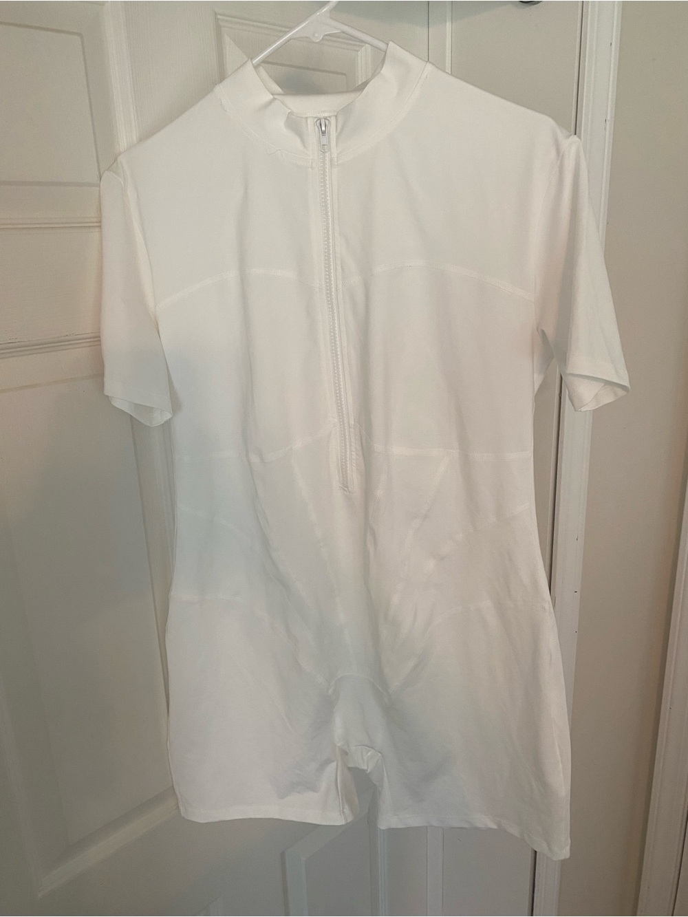 Women’s White Short-Sleeve Zip-Front Jumpsuit